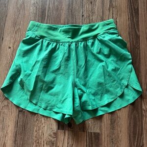 Lululemon Green Fast and Free Shorts sz 6